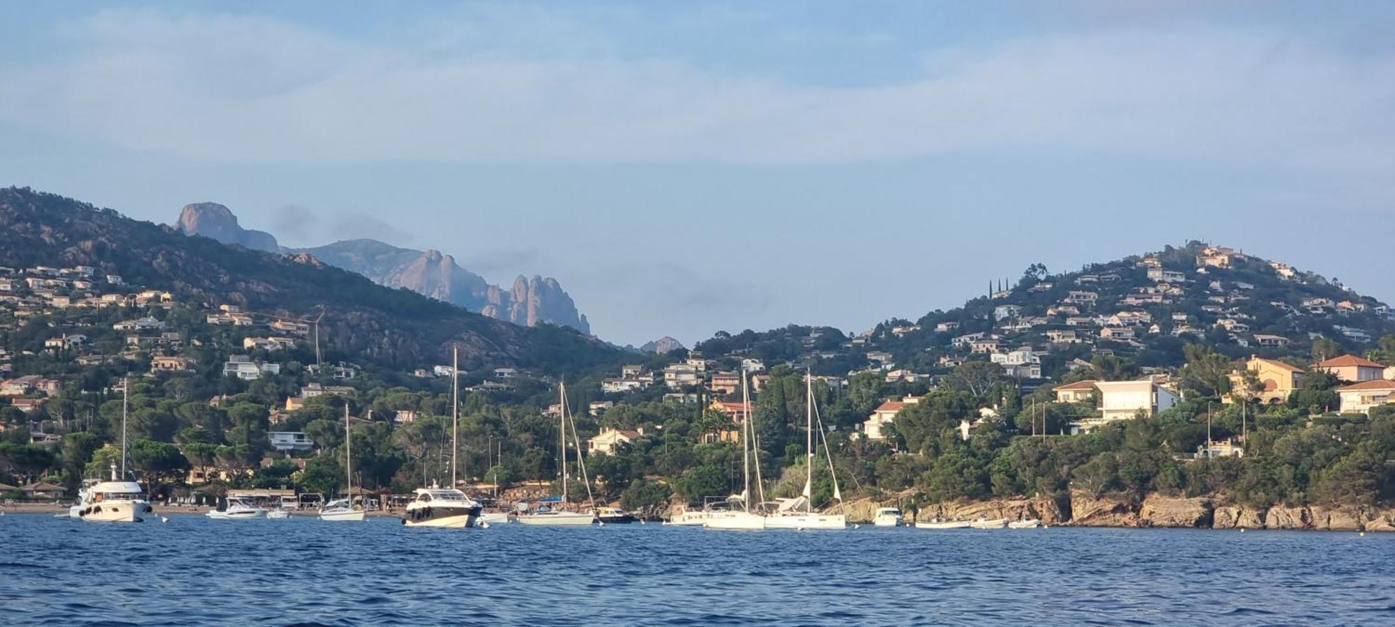 Agay Cap Esterel Village Allee Fleurs - F2 Clim Vue Golf Et Mer - Grande Terrasse Plein Sud Saint-Raphaël Εξωτερικό φωτογραφία