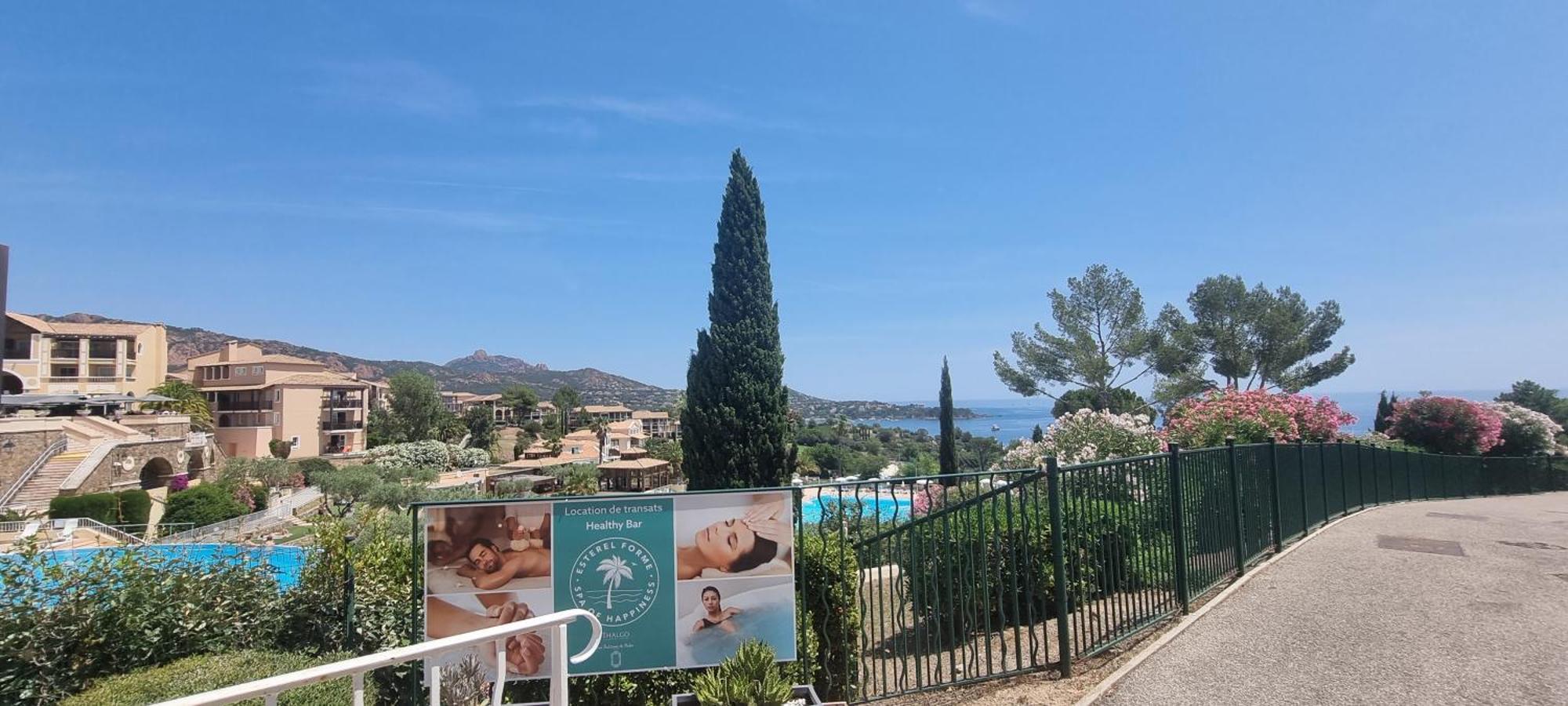 Agay Cap Esterel Village Allee Fleurs - F2 Clim Vue Golf Et Mer - Grande Terrasse Plein Sud Saint-Raphaël Εξωτερικό φωτογραφία