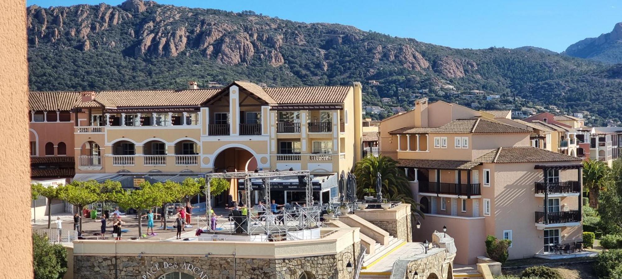 Agay Cap Esterel Village Allee Fleurs - F2 Clim Vue Golf Et Mer - Grande Terrasse Plein Sud Saint-Raphaël Εξωτερικό φωτογραφία